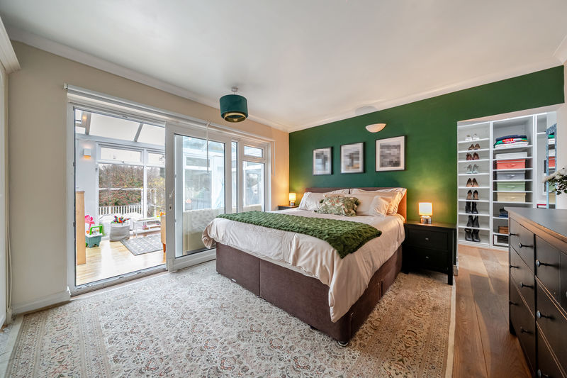 Bedroom- click for photo gallery